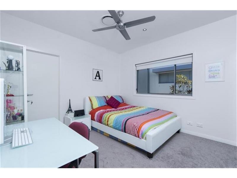 2245 Glengallon Way, Hope Island QLD 4212