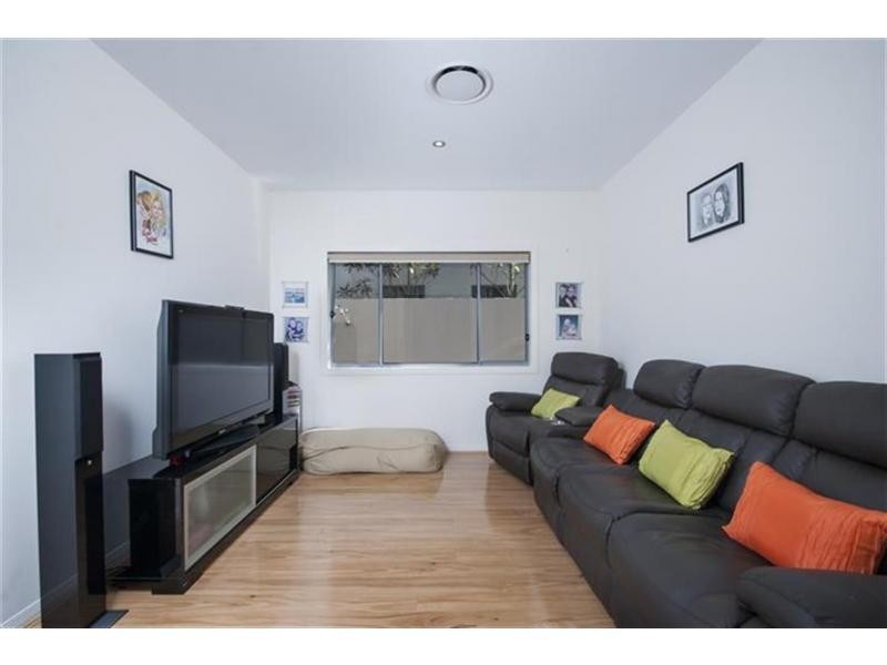 2245 Glengallon Way, Hope Island QLD 4212