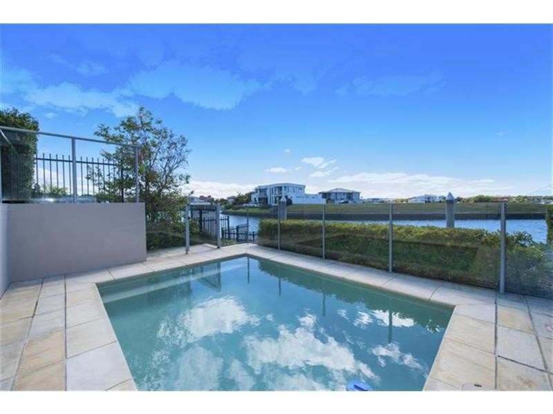 2245 Glengallon Way, Hope Island QLD 4212