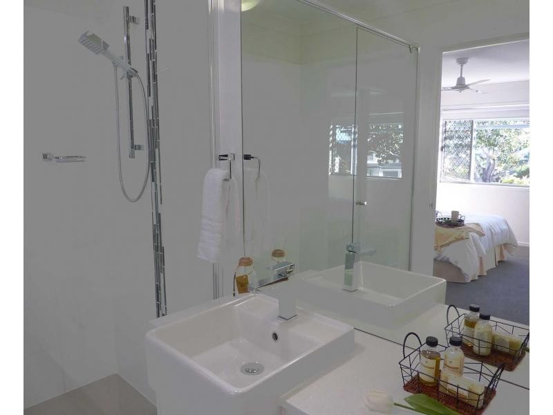 1/3 Hancox Place, Robina QLD 4226