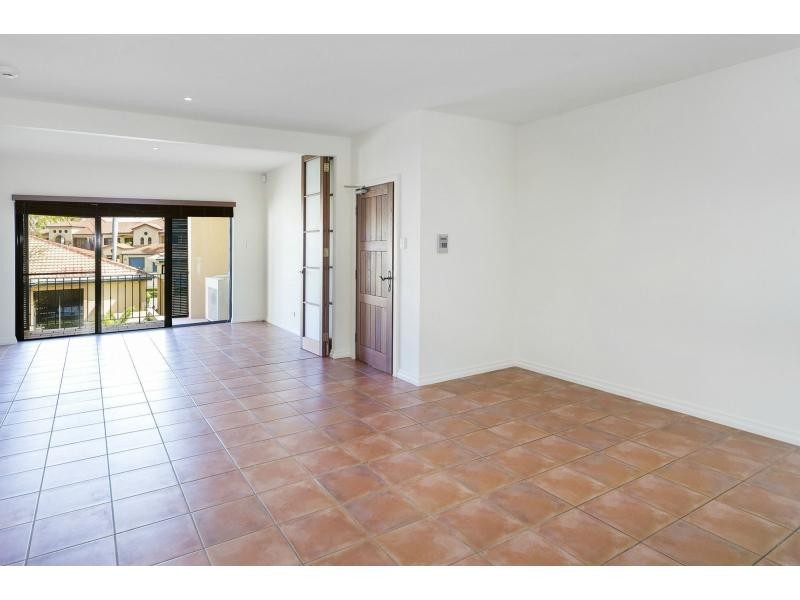 3263 Palladian Drive, Hope Island QLD 4212