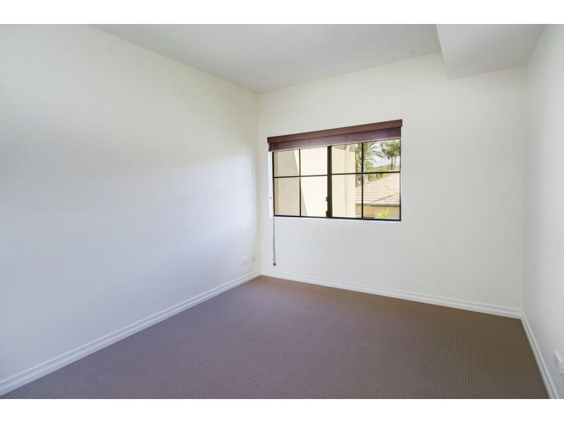 3263 Palladian Drive, Hope Island QLD 4212