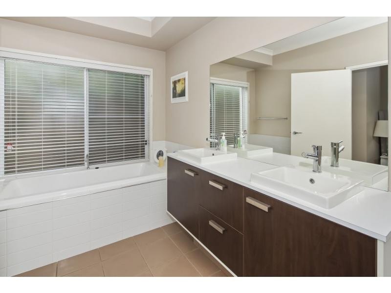 50 Southaven Drive, Helensvale QLD 4212