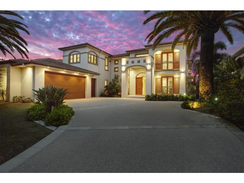 2507 Cressbrook Drive, Hope Island QLD 4212