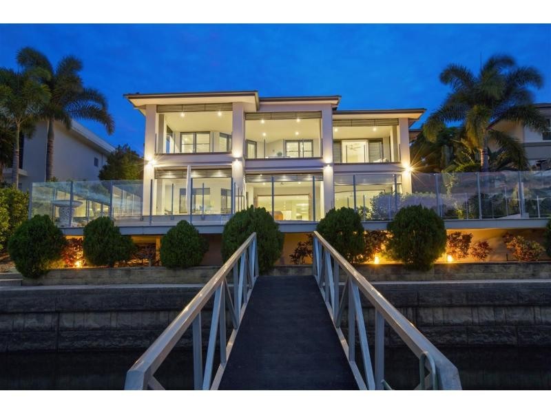 2507 Cressbrook Drive, Hope Island QLD 4212