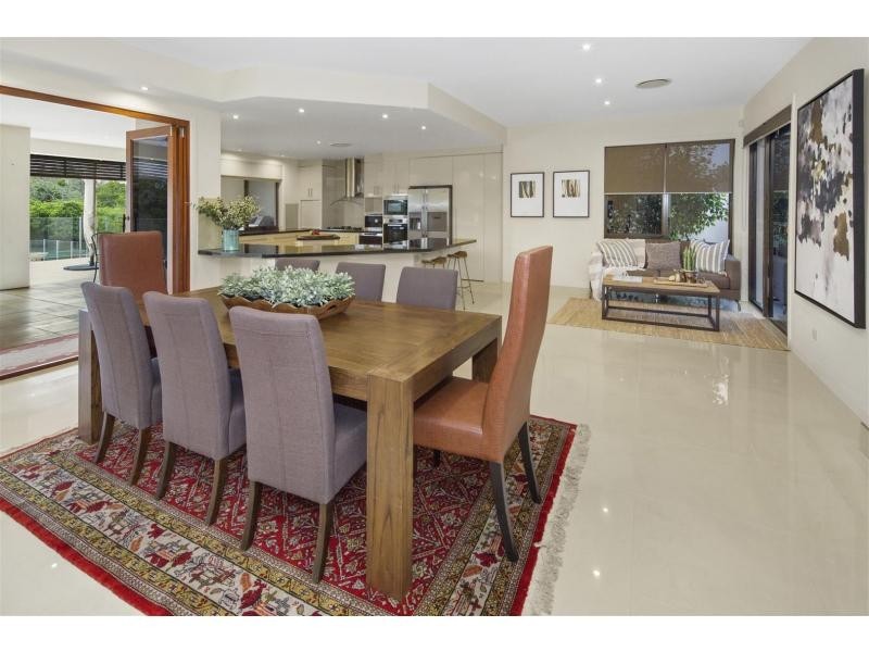 2507 Cressbrook Drive, Hope Island QLD 4212