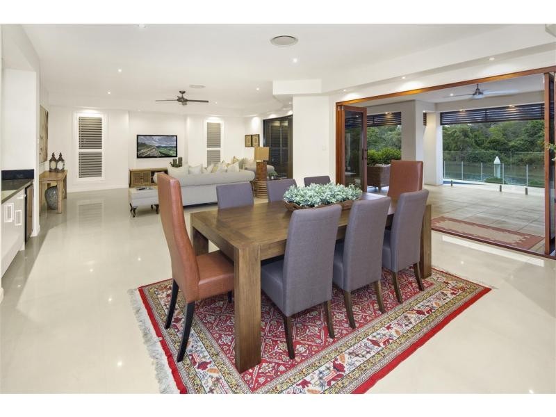 2507 Cressbrook Drive, Hope Island QLD 4212