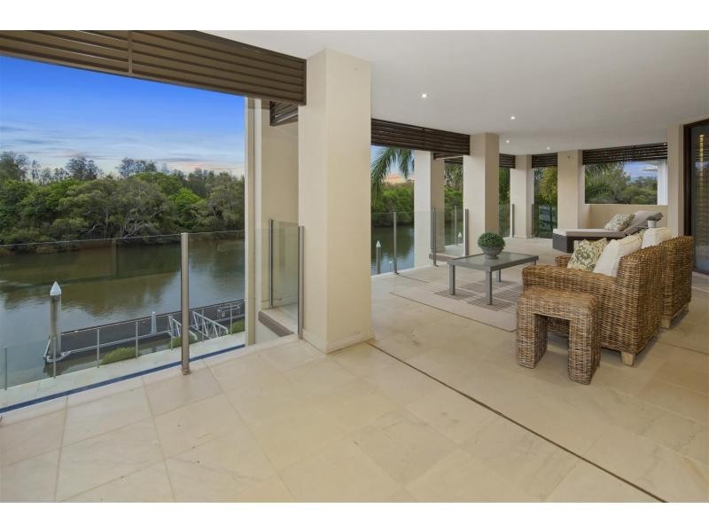 2507 Cressbrook Drive, Hope Island QLD 4212