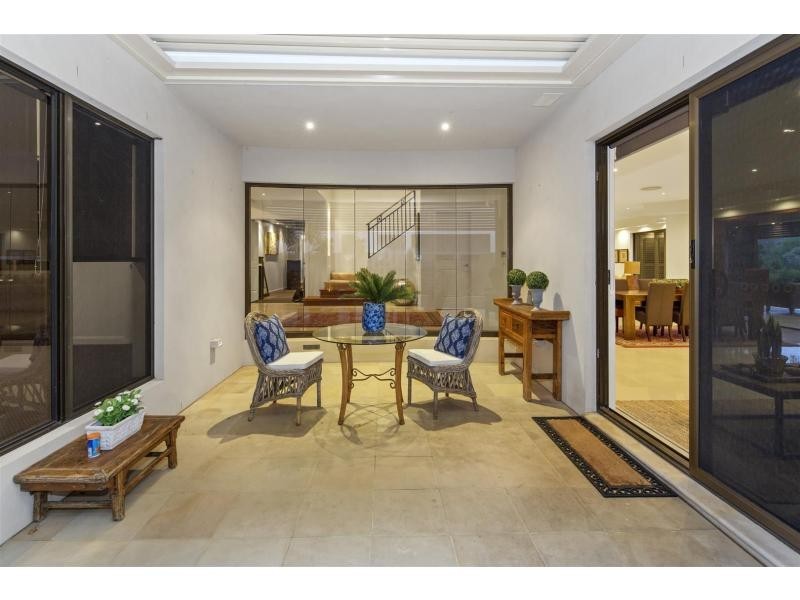 2507 Cressbrook Drive, Hope Island QLD 4212