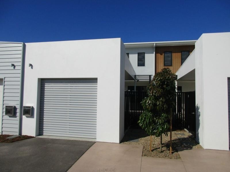 Hope Island QLD 4212