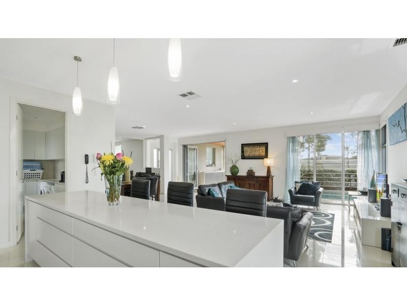 7697 Fairway Boulevard, Hope Island QLD 4212