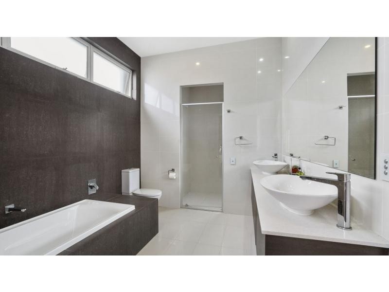 7697 Fairway Boulevard, Hope Island QLD 4212