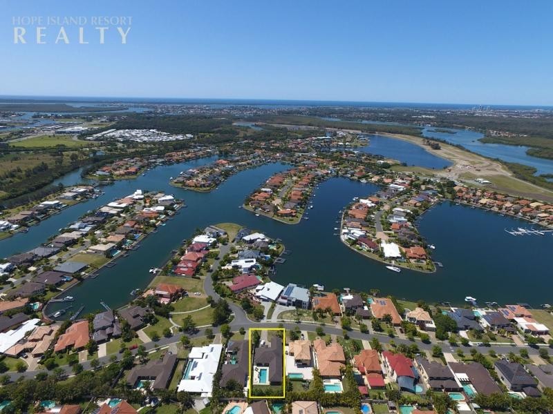 27 Calmwater Crescent, Helensvale QLD 4212