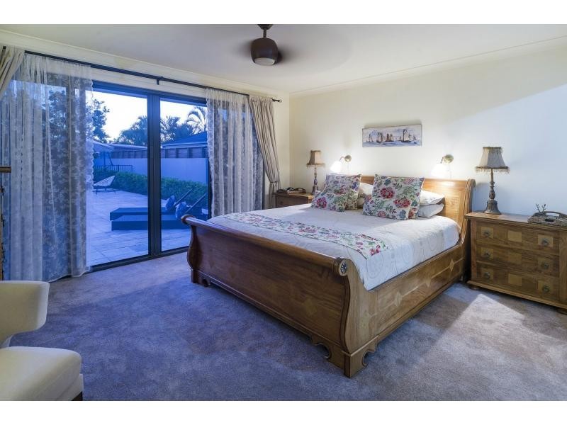 27 Calmwater Crescent, Helensvale QLD 4212