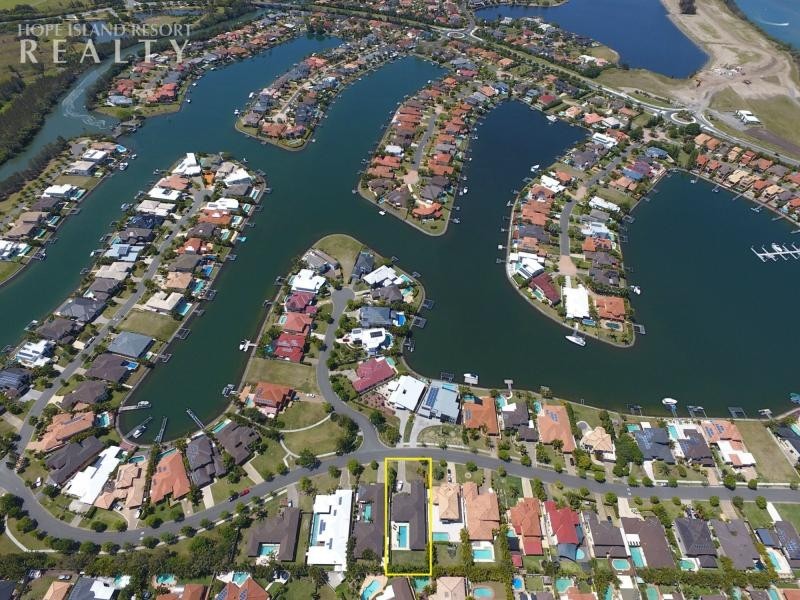 27 Calmwater Crescent, Helensvale QLD 4212