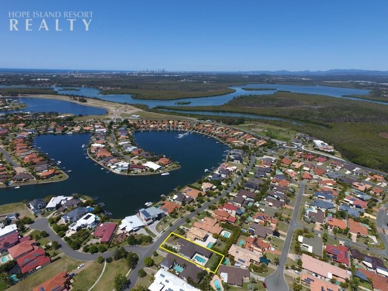 27 Calmwater Crescent, Helensvale QLD 4212
