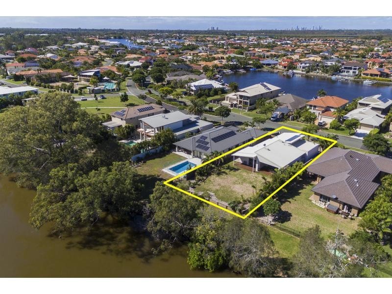 19 The Peninsula, Helensvale QLD 4212