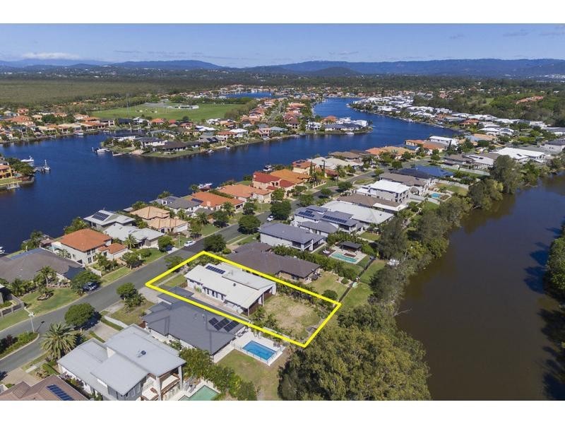 19 The Peninsula, Helensvale QLD 4212