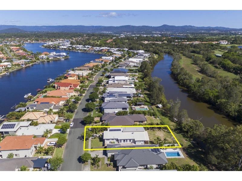 19 The Peninsula, Helensvale QLD 4212