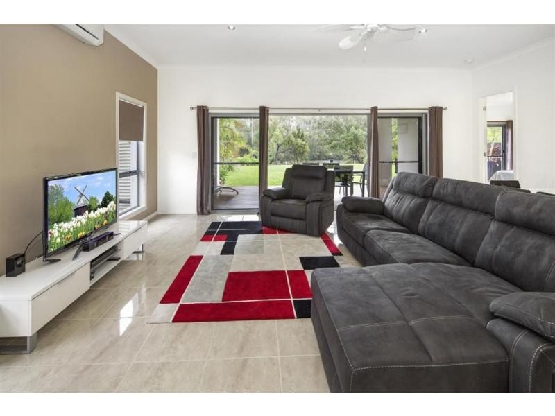 19 The Peninsula, Helensvale QLD 4212