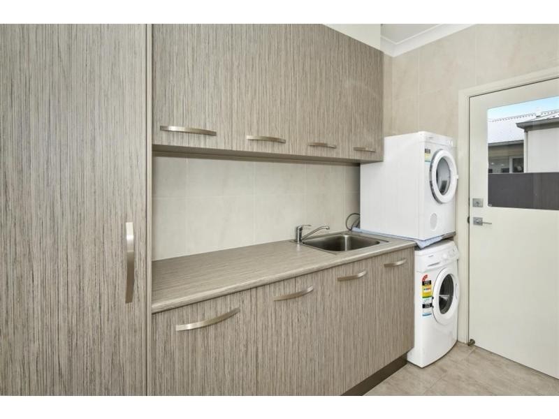 19 The Peninsula, Helensvale QLD 4212