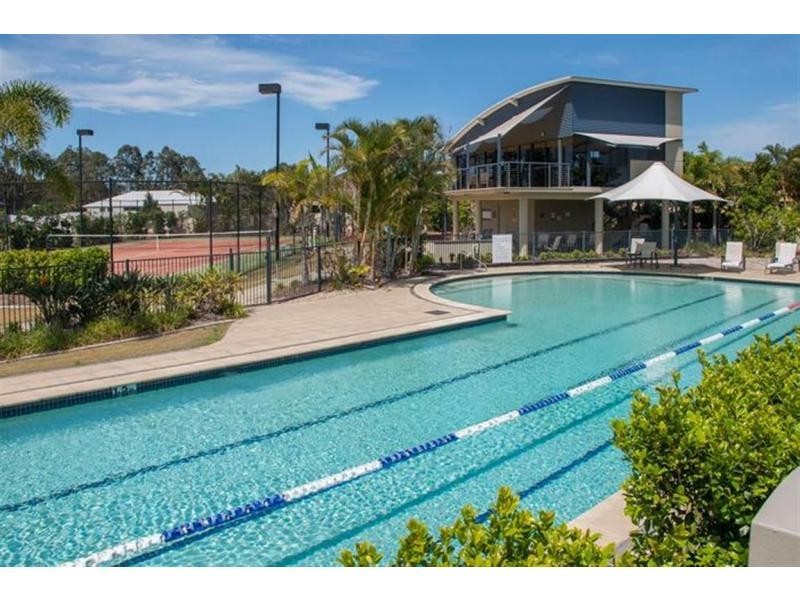 19 The Peninsula, Helensvale QLD 4212