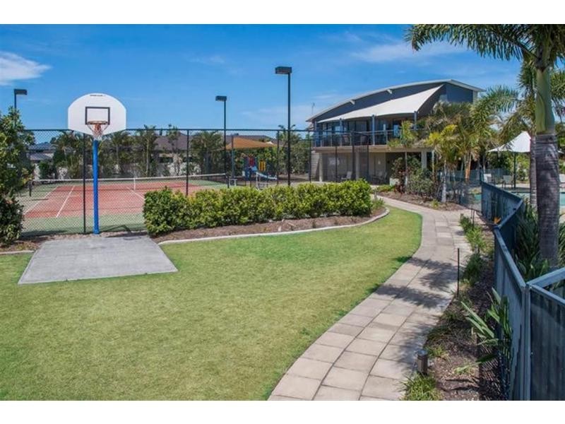 19 The Peninsula, Helensvale QLD 4212