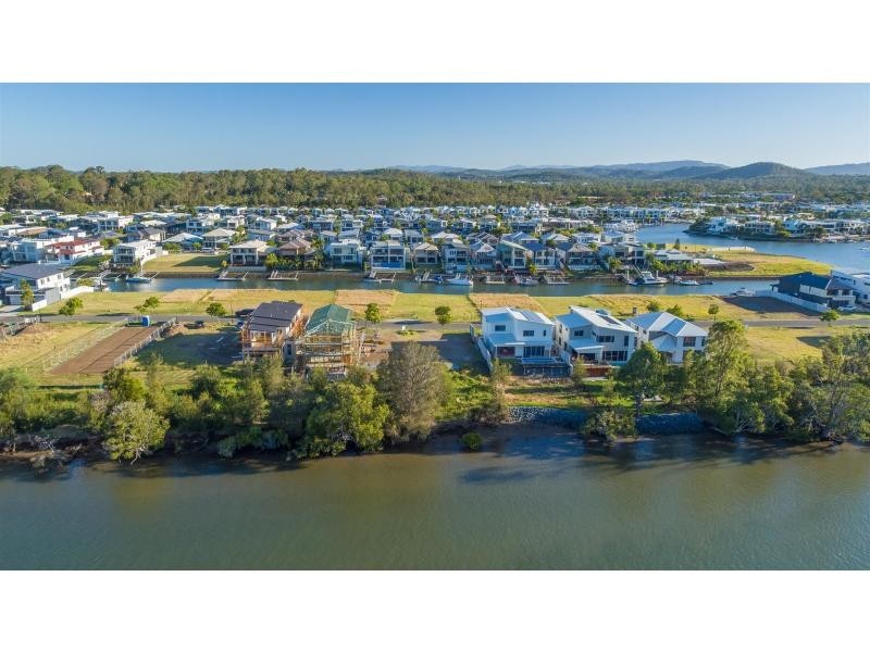 81 River Links Boulevard East, Helensvale QLD 4212