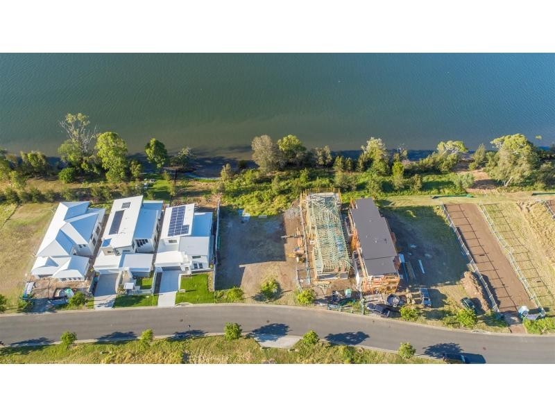 81 River Links Boulevard East, Helensvale QLD 4212