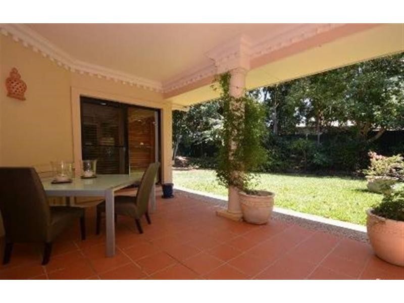 3152 Riverleigh Drive, Hope Island QLD 4212