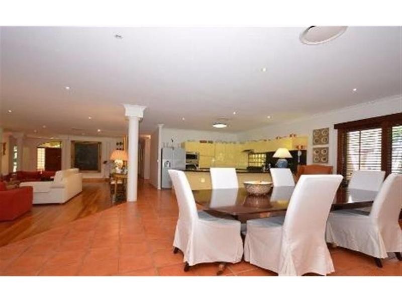 3152 Riverleigh Drive, Hope Island QLD 4212