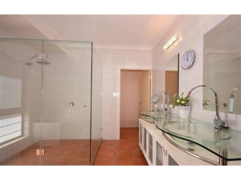 3152 Riverleigh Drive, Hope Island QLD 4212