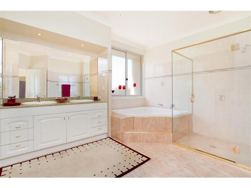 2345 Cressbrook Drive, Hope Island QLD 4212