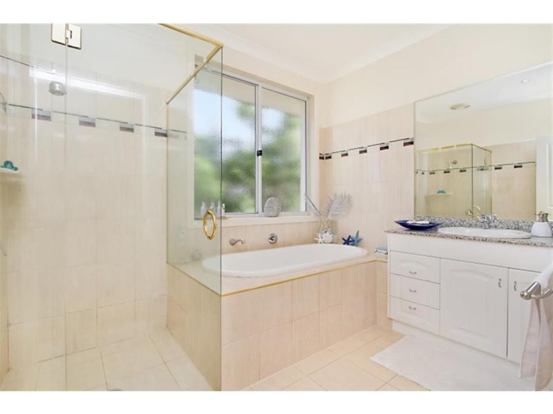 2345 Cressbrook Drive, Hope Island QLD 4212