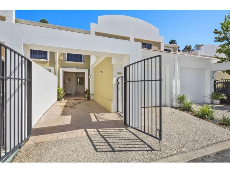 8856 Magnolia Drive, Hope Island QLD 4212