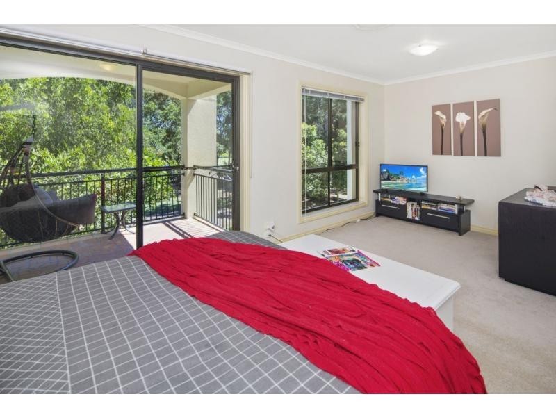 8856 Magnolia Drive, Hope Island QLD 4212