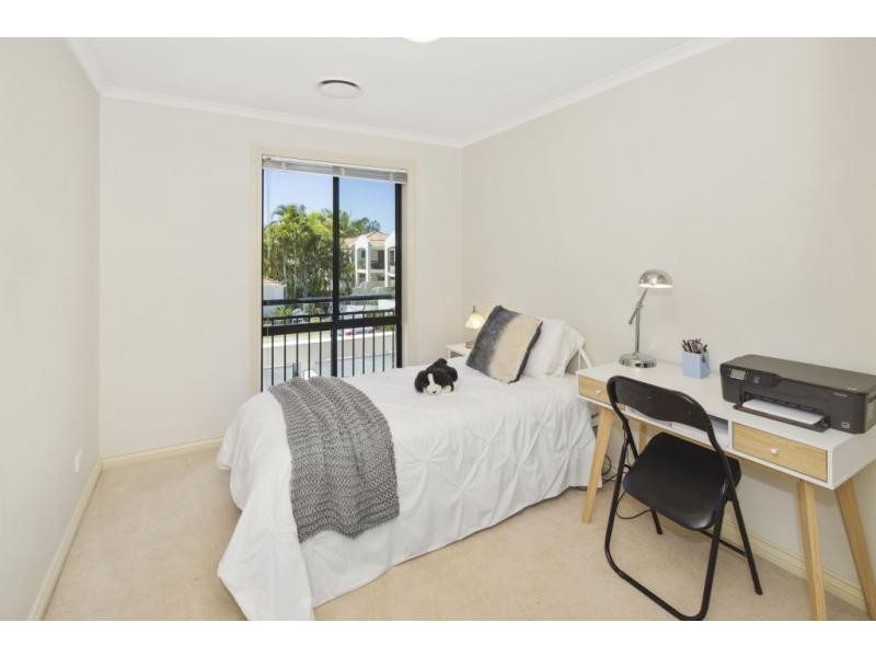 8856 Magnolia Drive, Hope Island QLD 4212