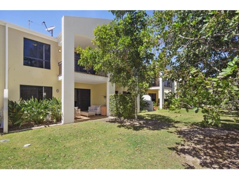 8856 Magnolia Drive, Hope Island QLD 4212