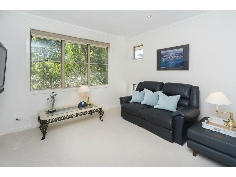 6102 The Lakes Drive, Hope Island QLD 4212
