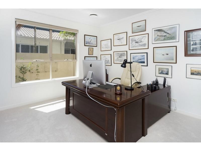 6102 The Lakes Drive, Hope Island QLD 4212