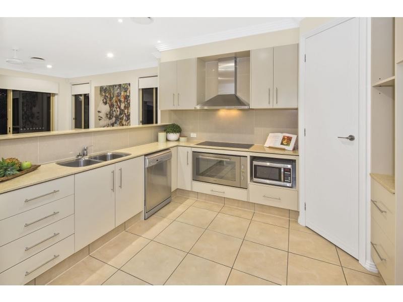 7402 Ellensbrook Drive, Hope Island QLD 4212