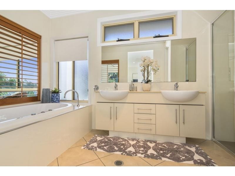 7402 Ellensbrook Drive, Hope Island QLD 4212