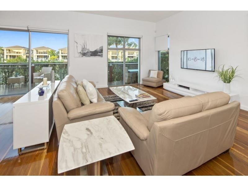 6195 Bolsena Circuit, Hope Island QLD 4212