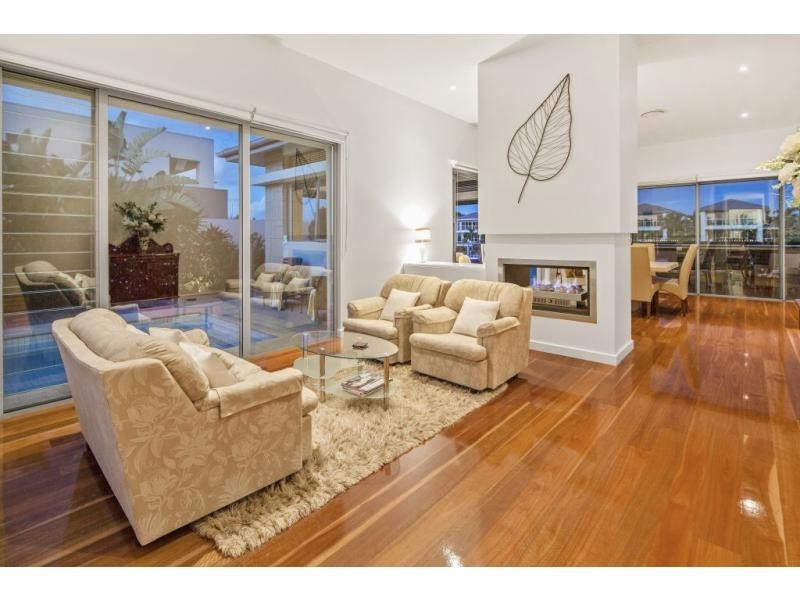 6195 Bolsena Circuit, Hope Island QLD 4212