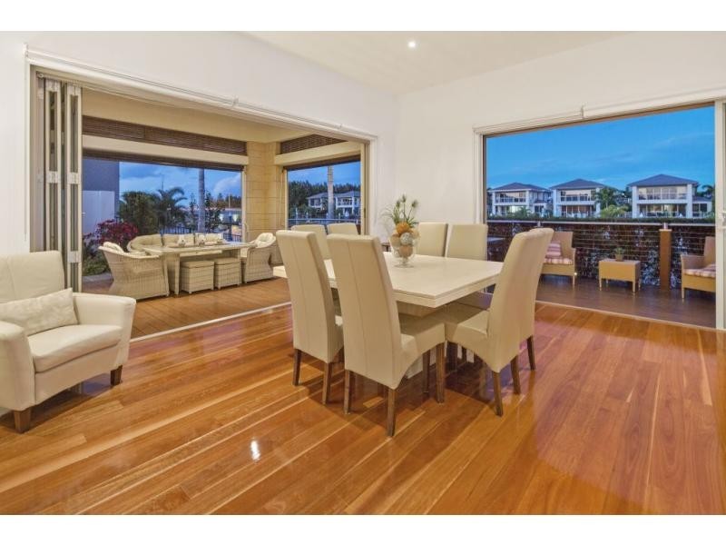 6195 Bolsena Circuit, Hope Island QLD 4212