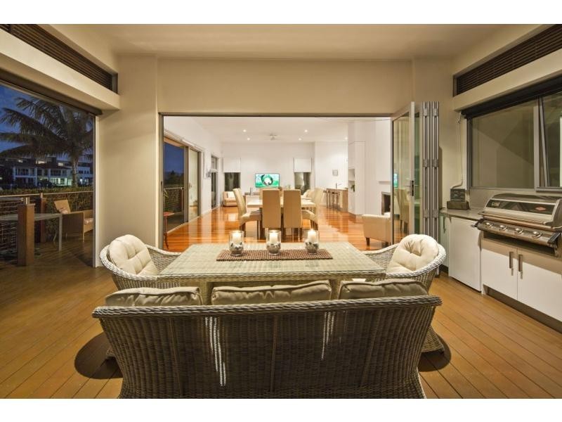 6195 Bolsena Circuit, Hope Island QLD 4212