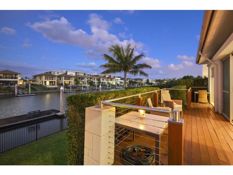 6195 Bolsena Circuit, Hope Island QLD 4212