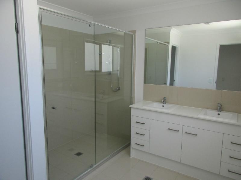 Hope Island QLD 4212