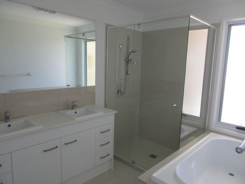 Hope Island QLD 4212