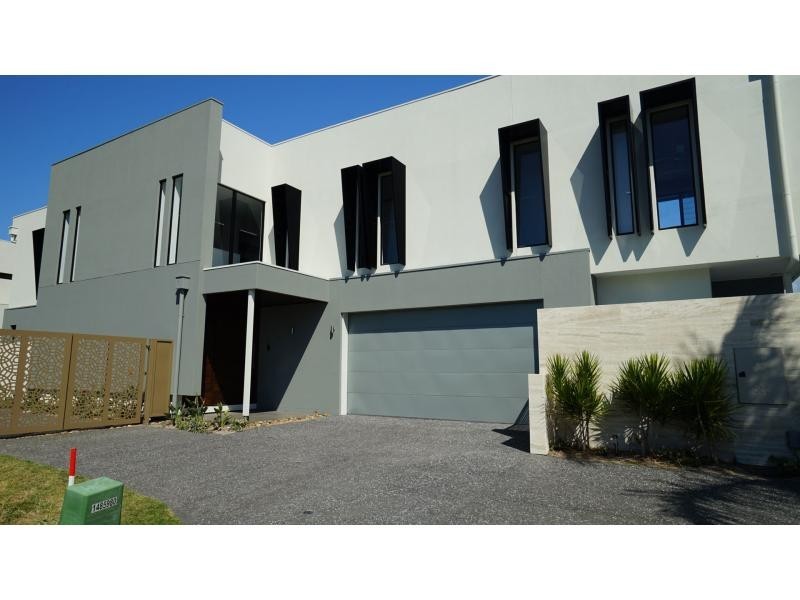 Hope Island QLD 4212